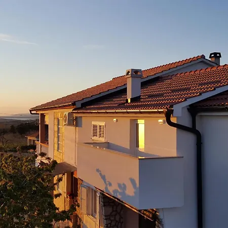 Gorgeous Apartment In Vrsi With Wifi *
