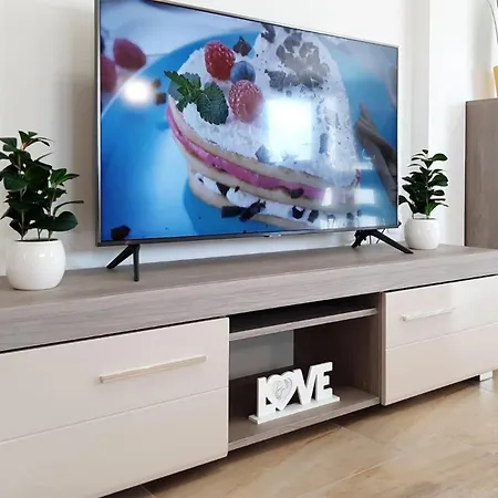 Gorgeous Apartment In Vrsi With Wifi * Vrsi