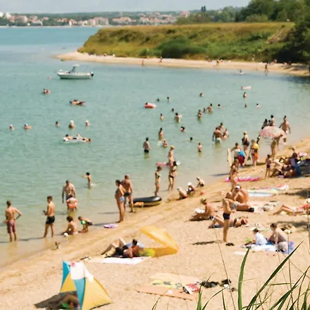 Apartmán 2 Bedroom Lovely In