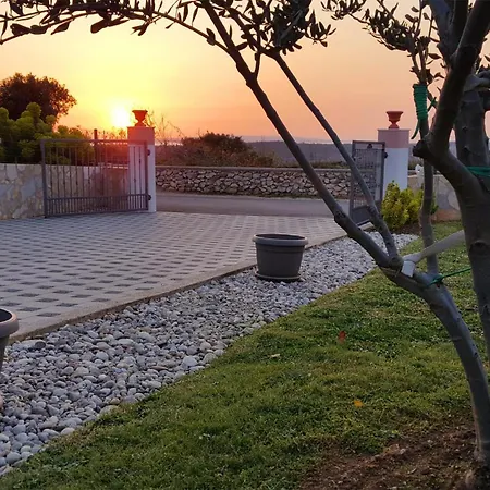 Gorgeous Apartment In Vrsi With Wifi