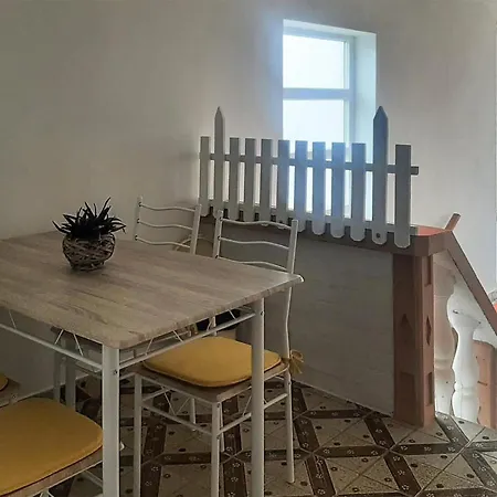 Gorgeous Apartment In Vrsi With Wifi *