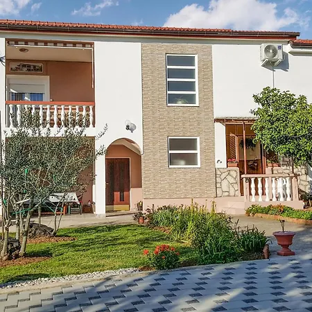 Apartmán 2 Bedroom Lovely In Vrsi