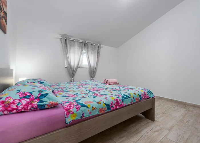 Appartamento 2 Bedroom Lovely In Vrsi