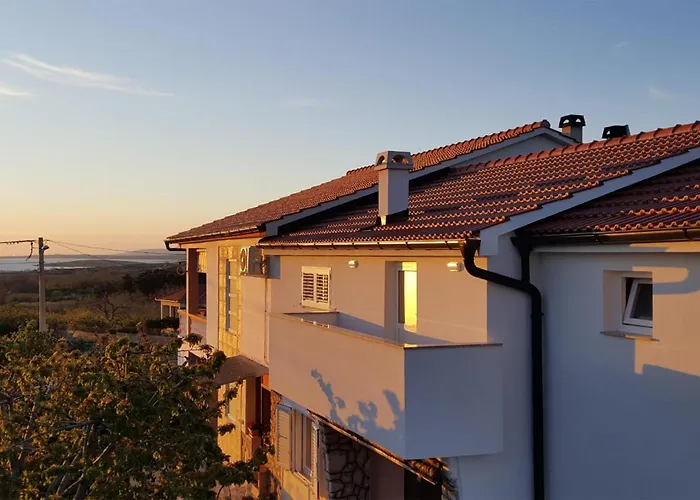 2 Bedroom Lovely In *