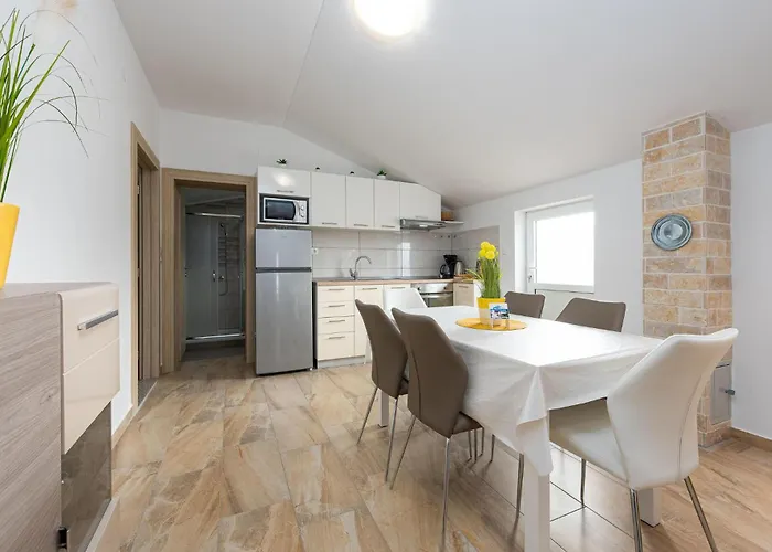 2 Bedroom Lovely In * Vrsi