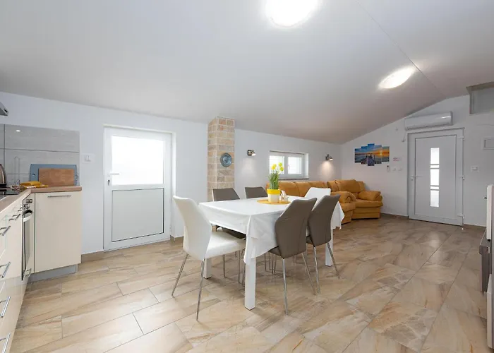 2 Bedroom Lovely In * Vrsi