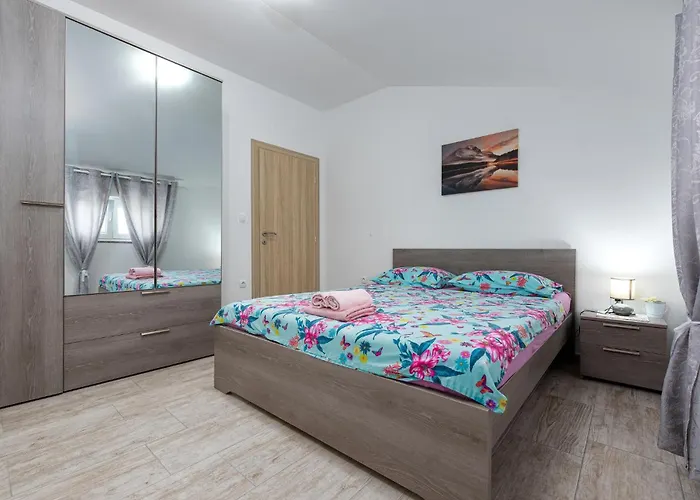 2 Bedroom Lovely In Appartamento